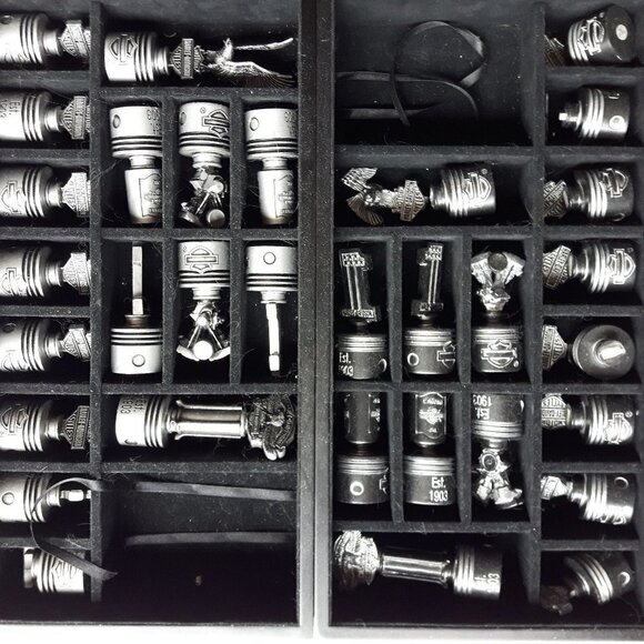 VINTAGE Harley Davidson Chess Board - Picture 3 of 8